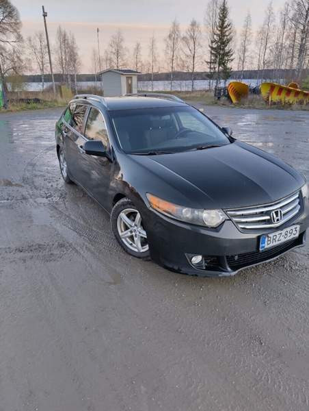 Honda Accord Sotkamo - valokuva 1
