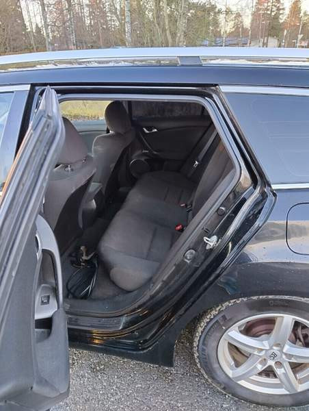 Honda Accord Sotkamo - valokuva 8