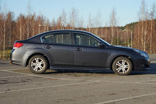 Subaru Legacy Jyväskylä - valokuva 2