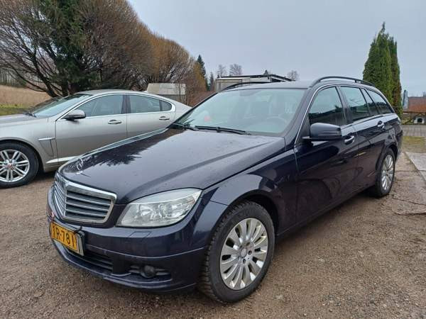 Mercedes-Benz C As Salamiyah - valokuva 4