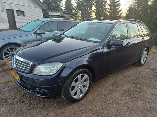 Mercedes-Benz C As Salamiyah - valokuva 6