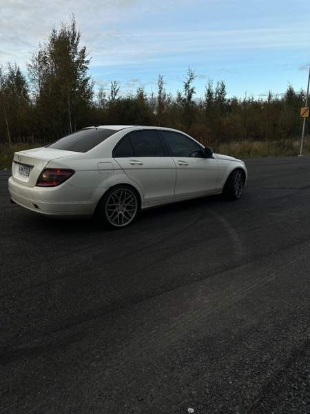 Mercedes-Benz C Oulu - valokuva 7