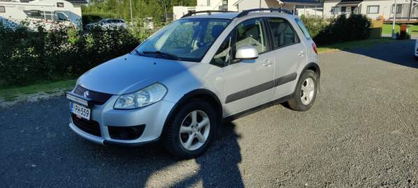 Suzuki SX4 Tornio - valokuva 2