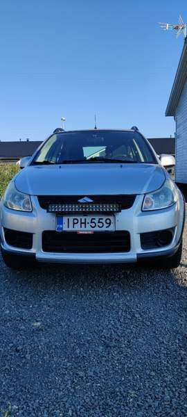 Suzuki SX4 Tornio - valokuva 4