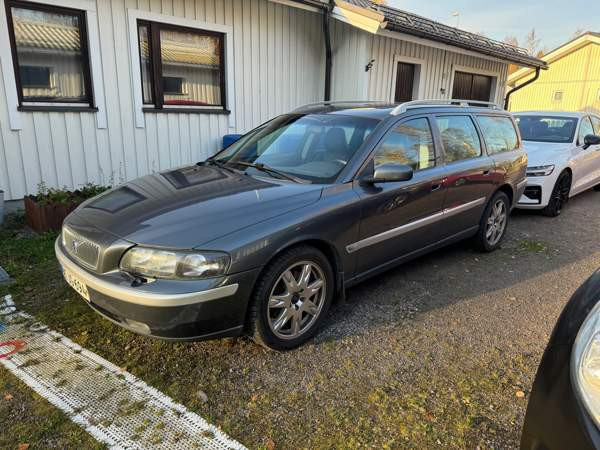 Volvo V70 Riihimaeki - valokuva 2