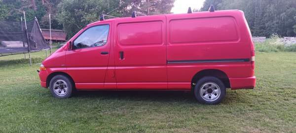Toyota Hiace Ugleural'skiy - valokuva 8