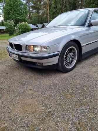 BMW 730 Luga