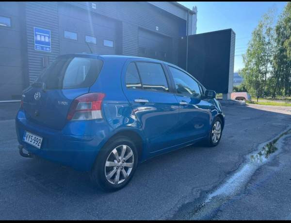 Toyota Yaris Espoo - valokuva 5