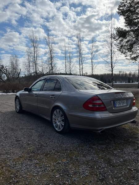 Mercedes-Benz E Lohja - valokuva 4