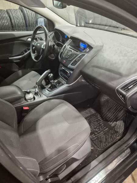 Ford Focus Ugleural'skiy - valokuva 5
