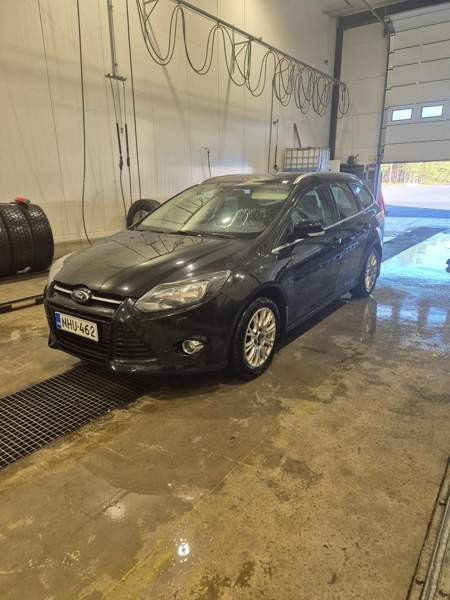 Ford Focus Ugleural'skiy - valokuva 3