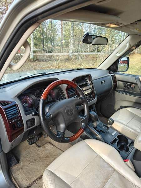 Mitsubishi Pajero Liminka - valokuva 8