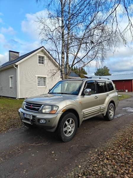Mitsubishi Pajero Liminka - valokuva 2