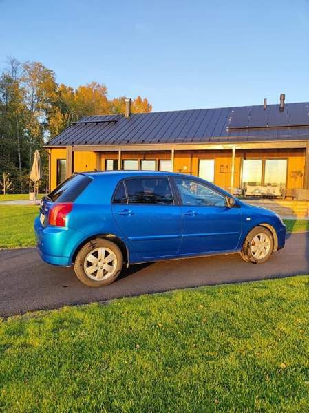 Toyota Corolla Luoto - valokuva 2