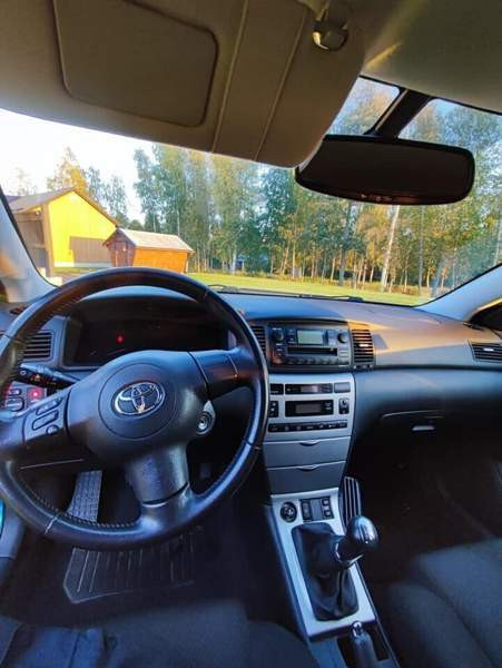 Toyota Corolla Luoto - valokuva 3