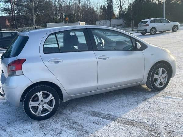 Toyota Yaris Оулу - изображение 4