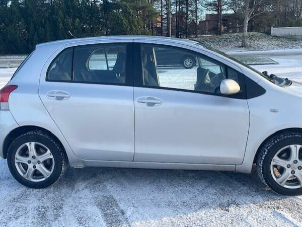 Toyota Yaris Oulu - valokuva 5