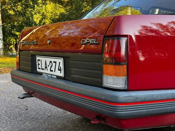 Opel Corsa Lovisa - valokuva 4