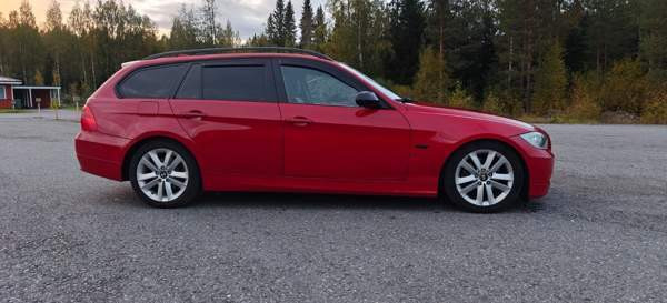 BMW 320 Kitee - valokuva 4