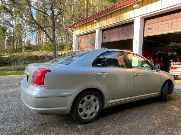 Toyota Avensis Jyväskylä - valokuva 7