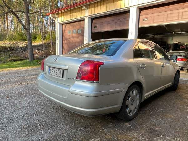 Toyota Avensis Jyväskylä - valokuva 8