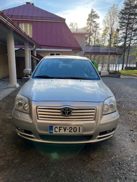 Toyota Avensis Jyväskylä - valokuva 4