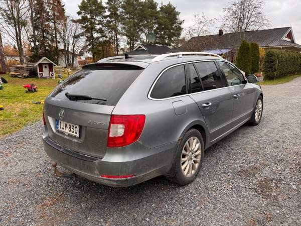 Skoda Superb Alahärmä - valokuva 3