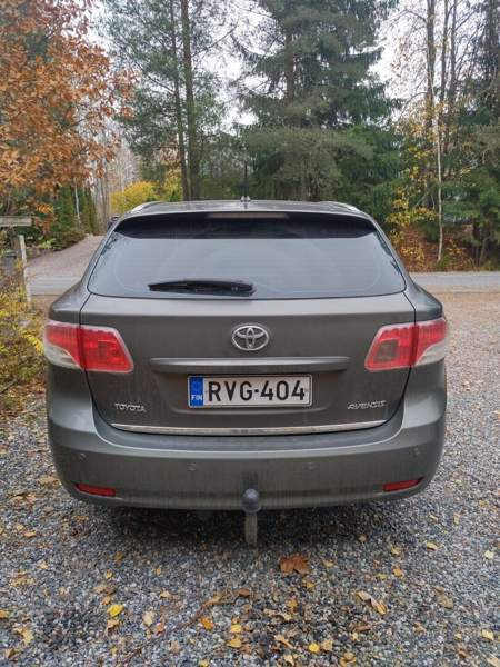 Toyota Avensis Vantaa - valokuva 4