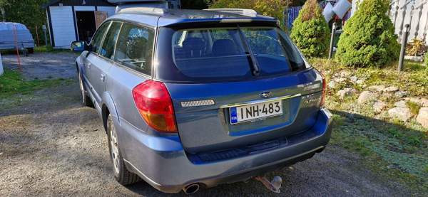 Subaru Outback Viitasaari - valokuva 2