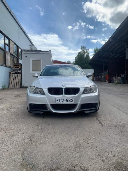 BMW 330 Riihimäki - valokuva 2