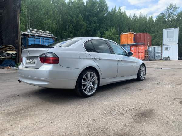 BMW 330 Riihimäki - valokuva 4