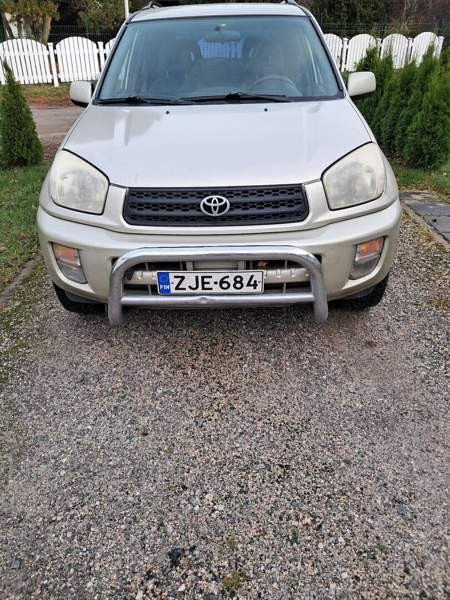 Toyota RAV4 Glebychevo - valokuva 2