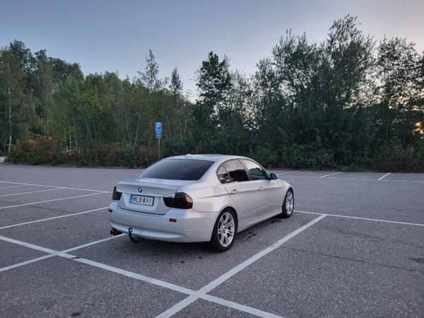 BMW 330 Laensi-Turunmaa - valokuva 4
