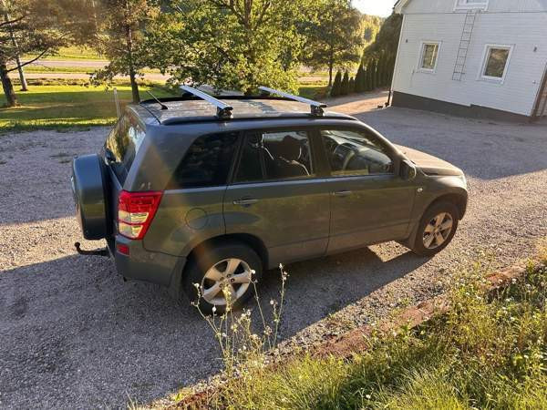 Suzuki Grand Vitara Kaarina - valokuva 4