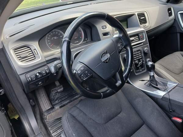 Volvo V60 Macau - valokuva 5