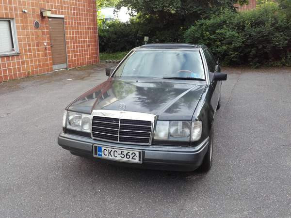 Mercedes-Benz 230 Helsinki - изображение 1