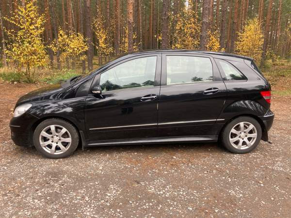 Mercedes-Benz B Vantaa - valokuva 1
