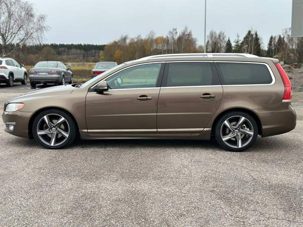 Volvo V70 Sredneuralsk - valokuva 2
