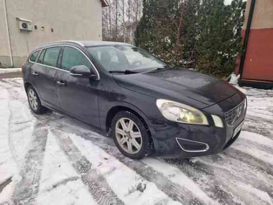 Volvo V60 Maentsaelae