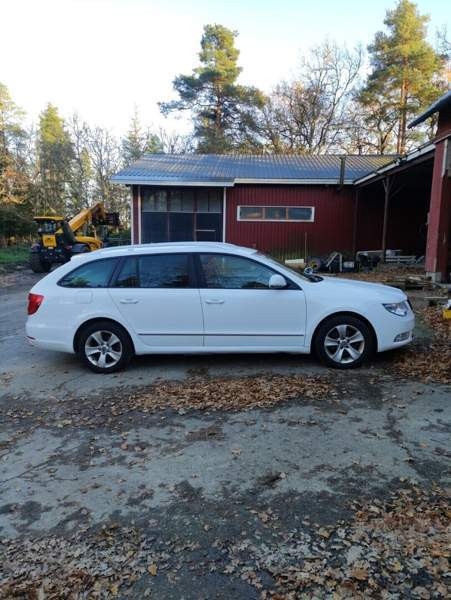 Skoda Superb Taivassalo - valokuva 6