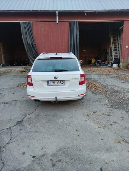 Skoda Superb Taivassalo - valokuva 4