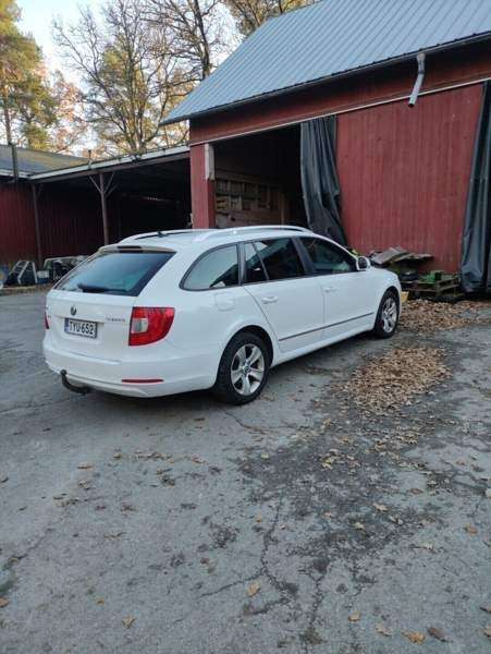 Skoda Superb Taivassalo - valokuva 5