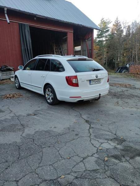 Skoda Superb Taivassalo - valokuva 3