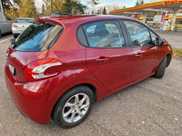Peugeot 208 Vantaa - valokuva 2