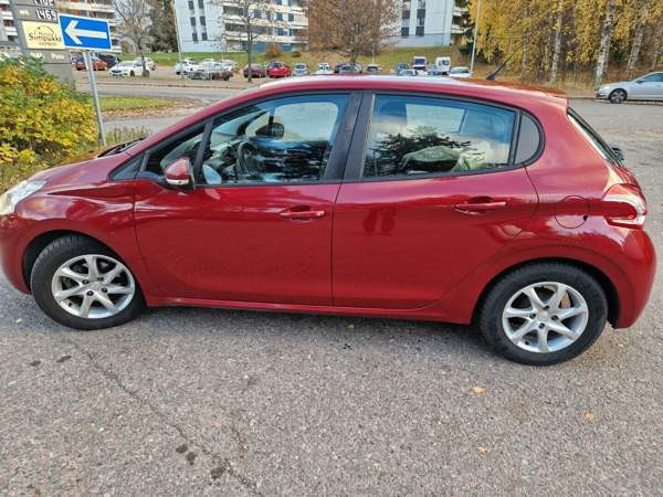 Peugeot 208 Vantaa - valokuva 3