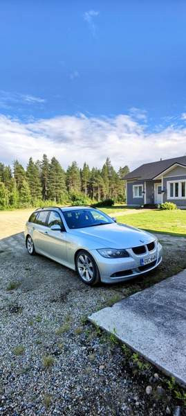 BMW 320 Lons-le-Saunier - valokuva 2