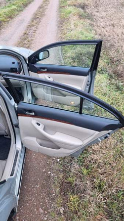 Toyota Avensis Vehmaa – foto 7