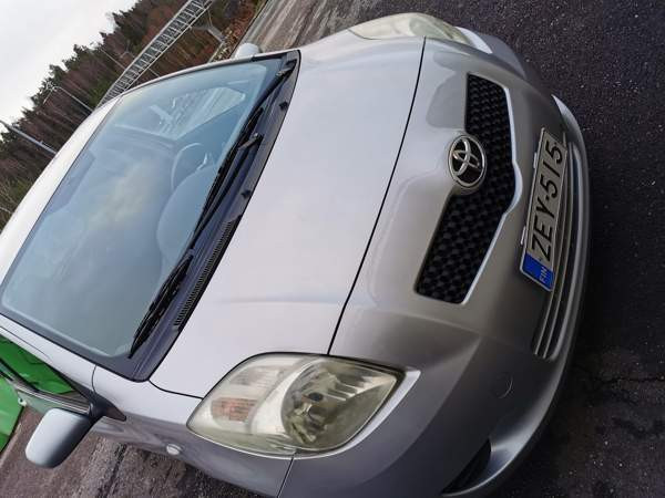 Toyota Yaris Kirkkonummi - valokuva 5