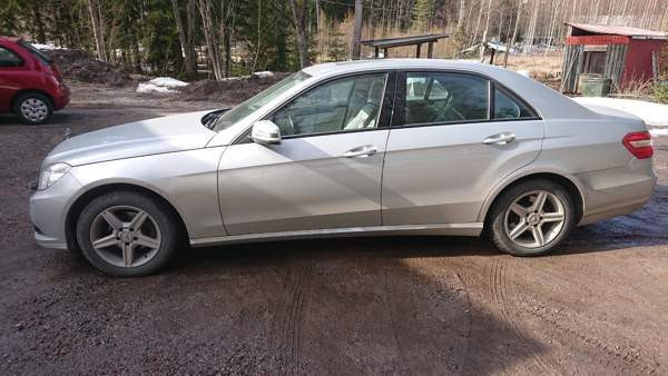 Mercedes-Benz E Vihti - valokuva 3