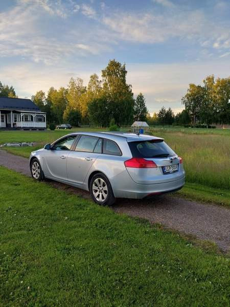 Opel Insignia Jyväskylä - valokuva 1